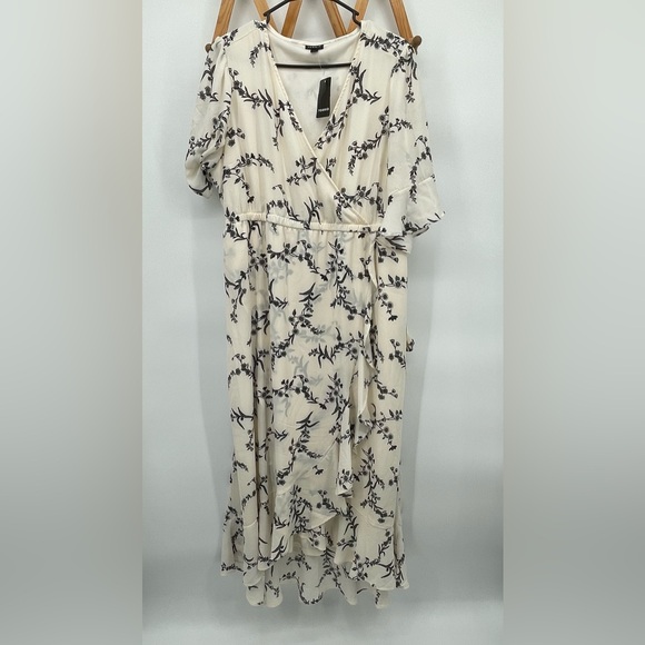 torrid Dresses & Skirts - Torrid Cream and Black Floral Maxi Dress